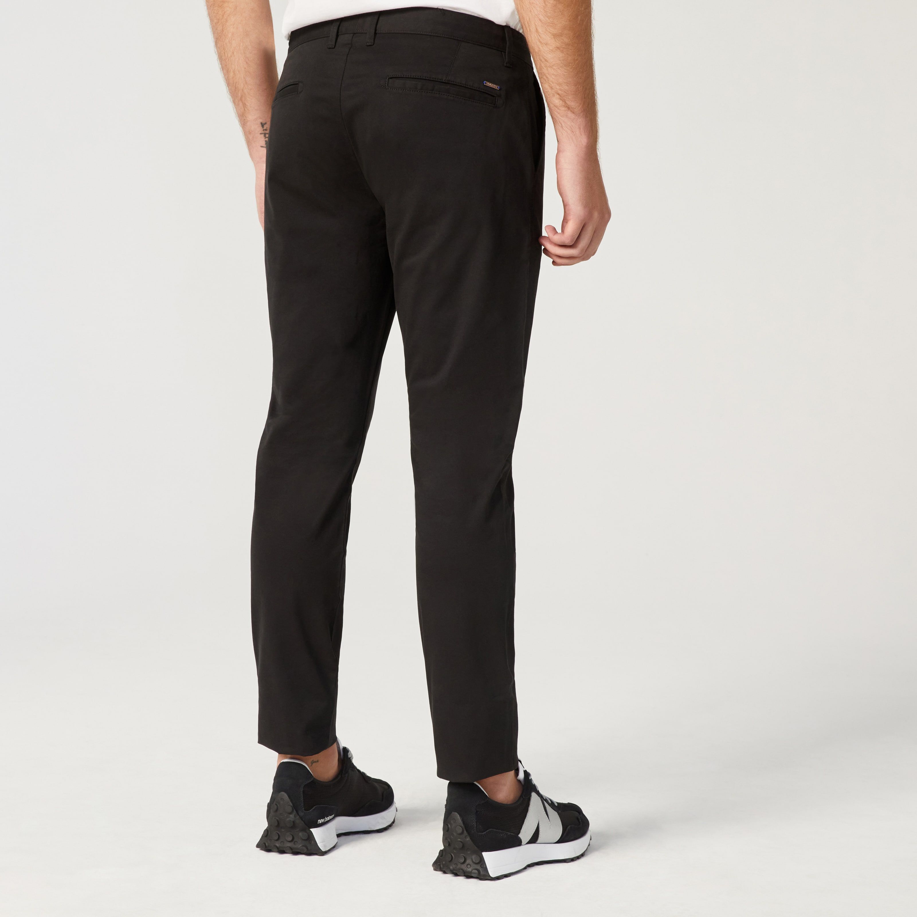 Chinos store black pants